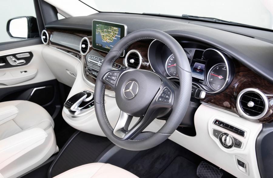  Mercedes-Benz V250 BlueTec Lang 2015 года  (AU) (фото 17 из 30)